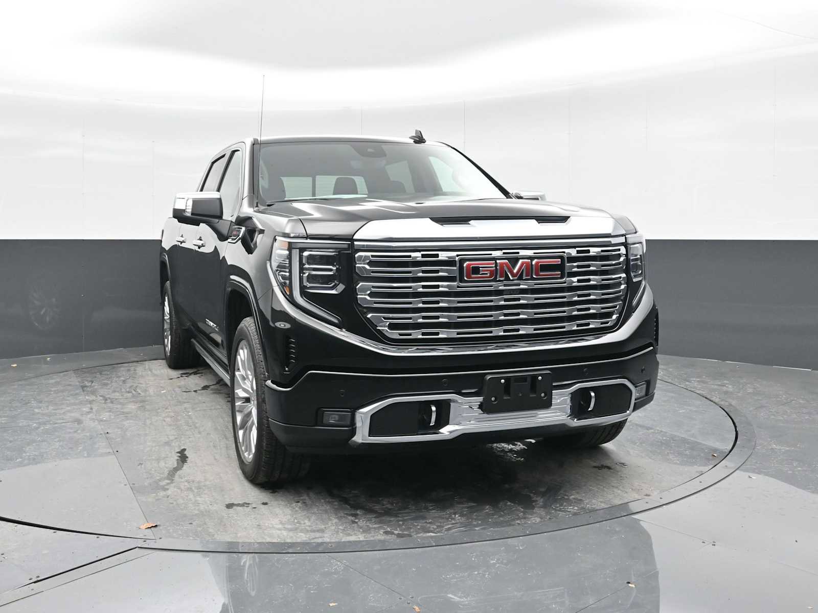 New 2024 GMC Sierra 1500 Denali w/ Technology Package