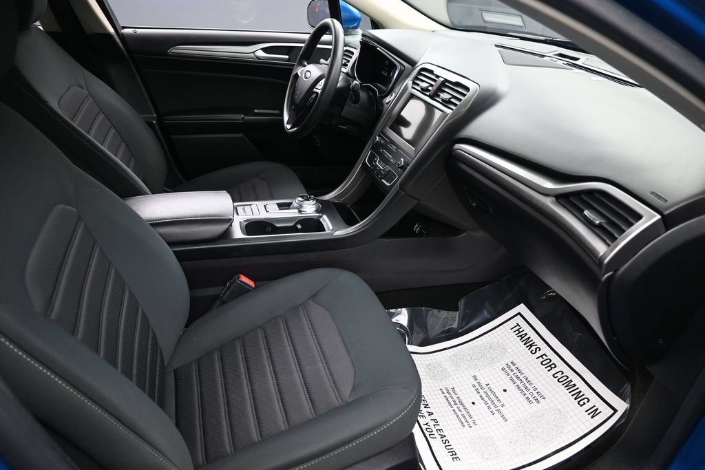 Used 2020 Ford Fusion SE FWD image 33
