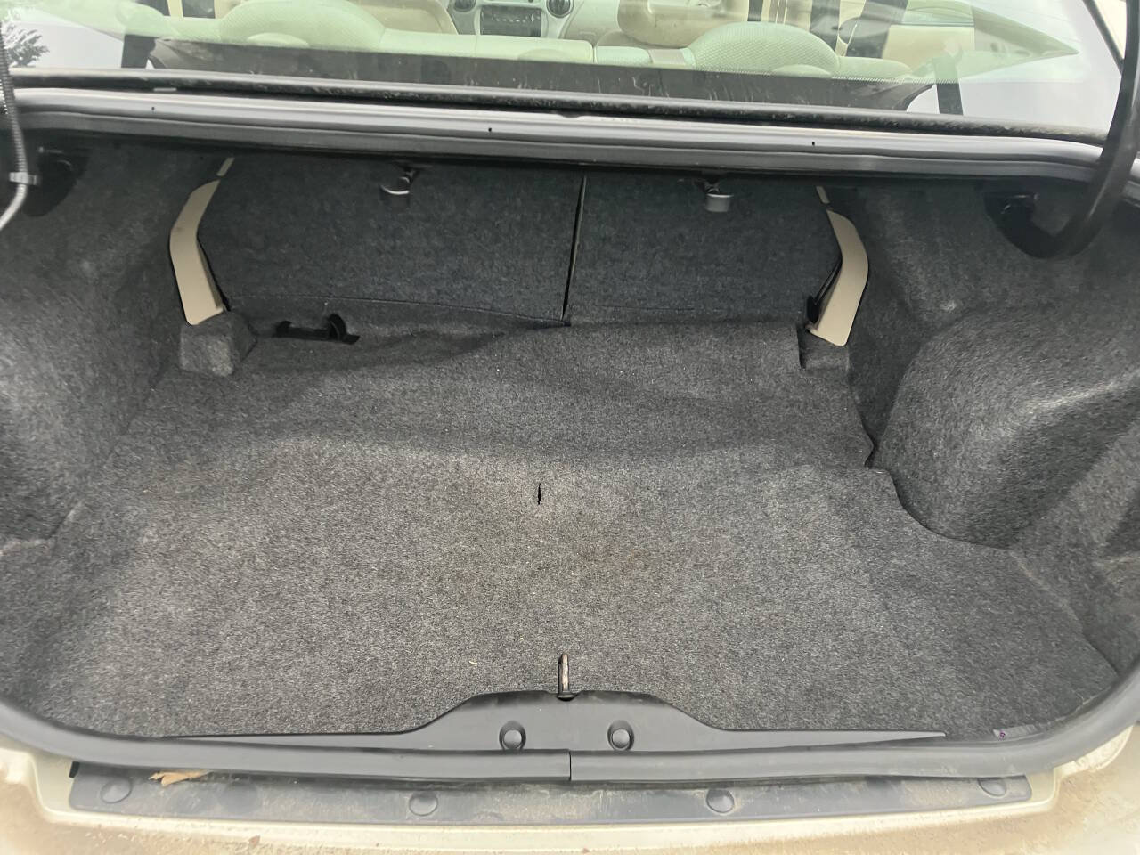 Used 2004 Saturn ION Level 2 FWD image 32