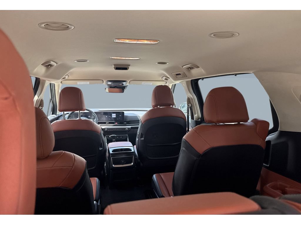 Used 2025 Kia Carnival EX FWD image 17