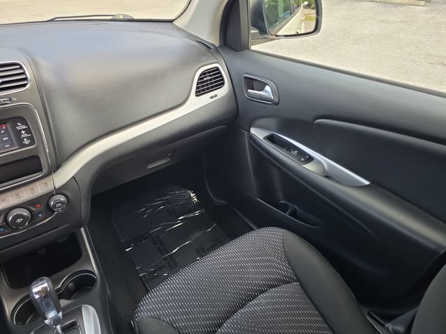 Used 2019 Dodge Journey SE w/ Connectivity Group FWD image 12