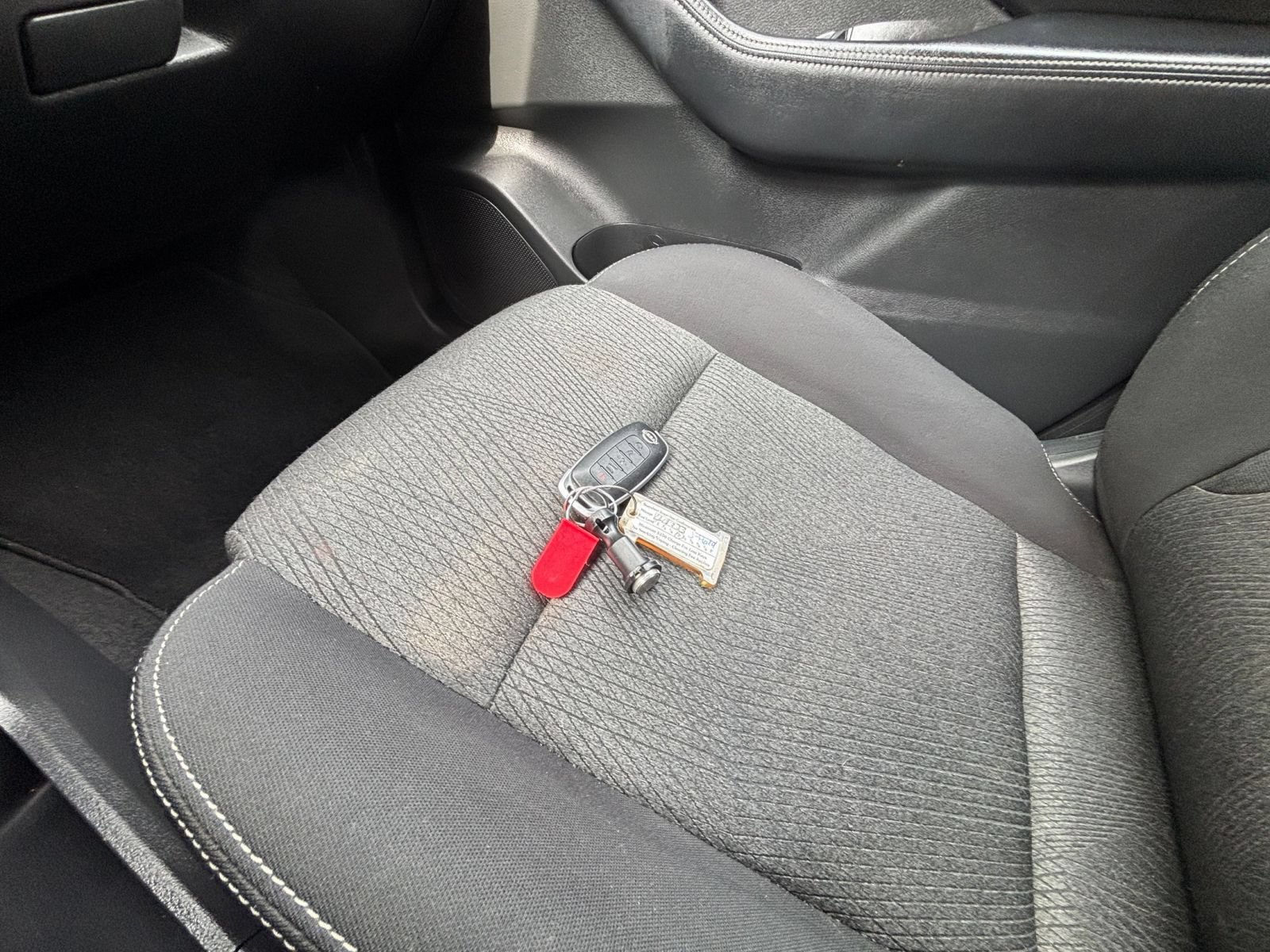 Used 2025 Nissan Rogue SV FWD image 26