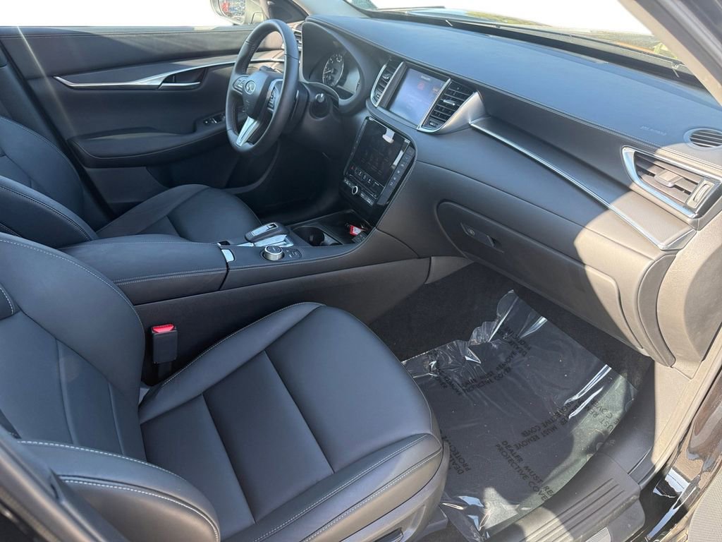 Used 2025 INFINITI QX50 Pure image 27