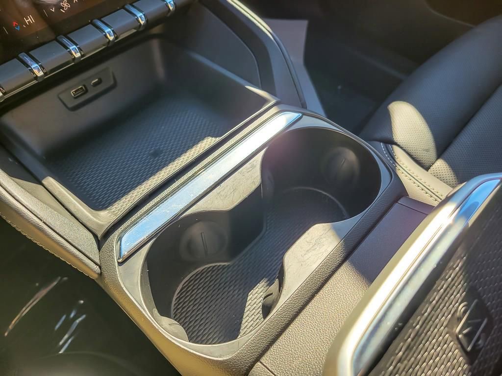 Used 2025 GMC Terrain Elevation w/ Elevation Premium Package image 17