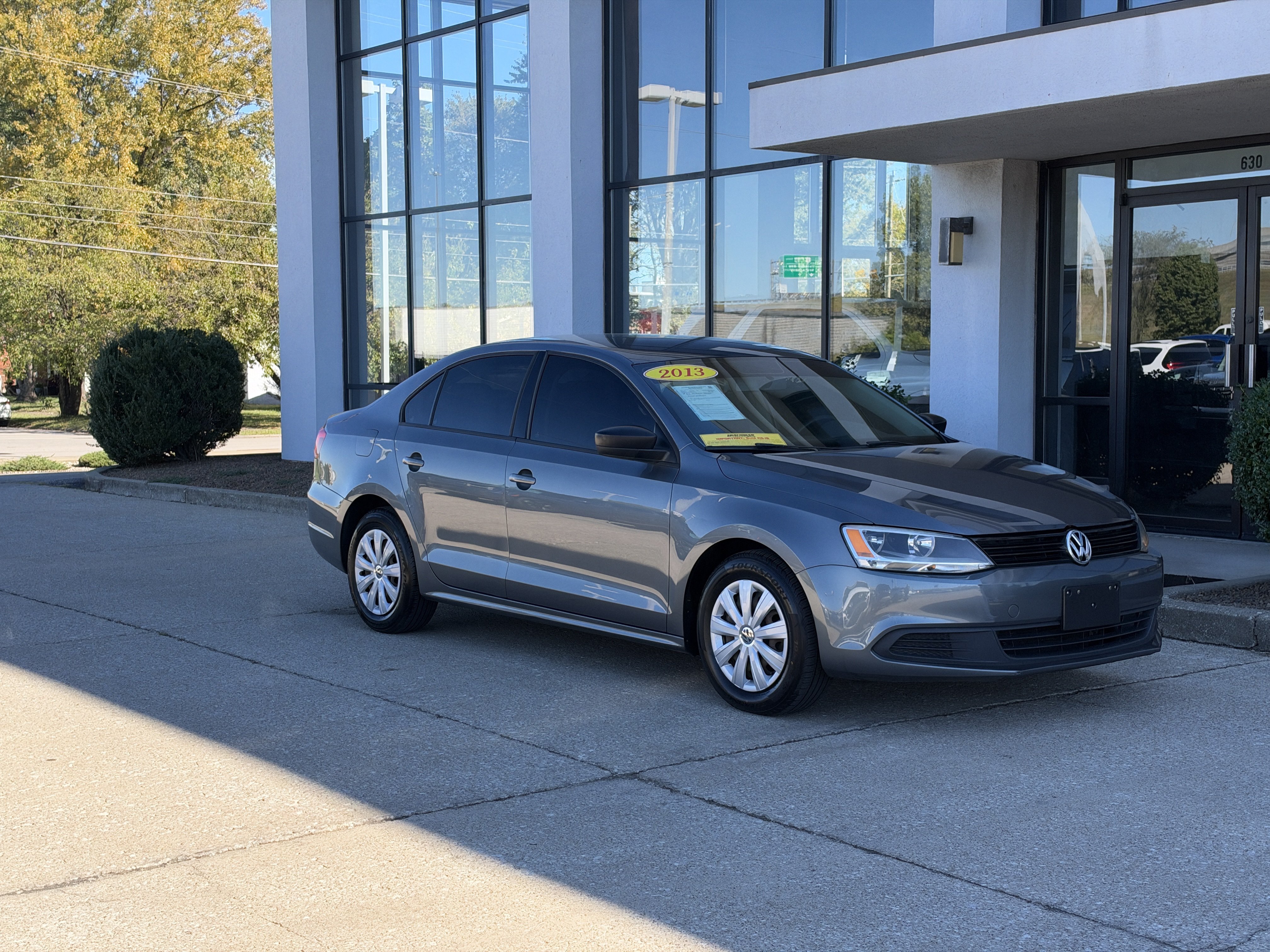 Used 2013 Volkswagen Jetta S FWD image 2