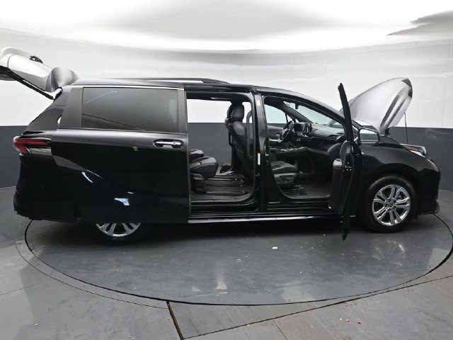Used 2023 Toyota Sienna XSE w/ XSE Plus Package AWD/4WD image 51