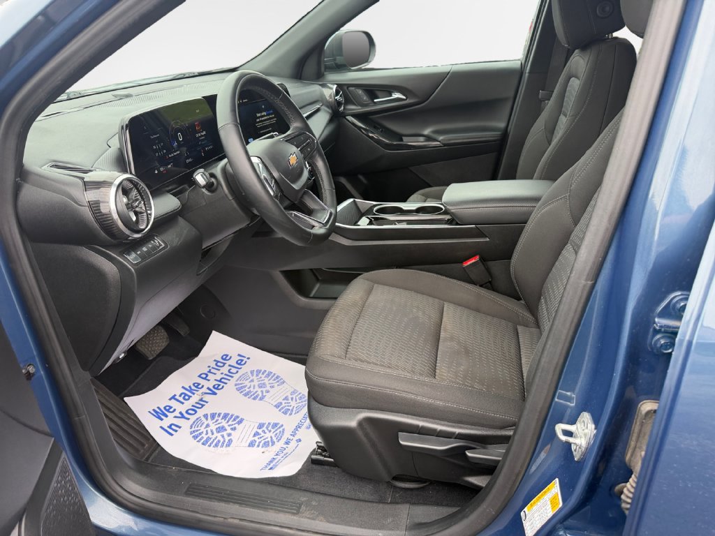 Used 2025 Chevrolet Equinox LT AWD/4WD image 12