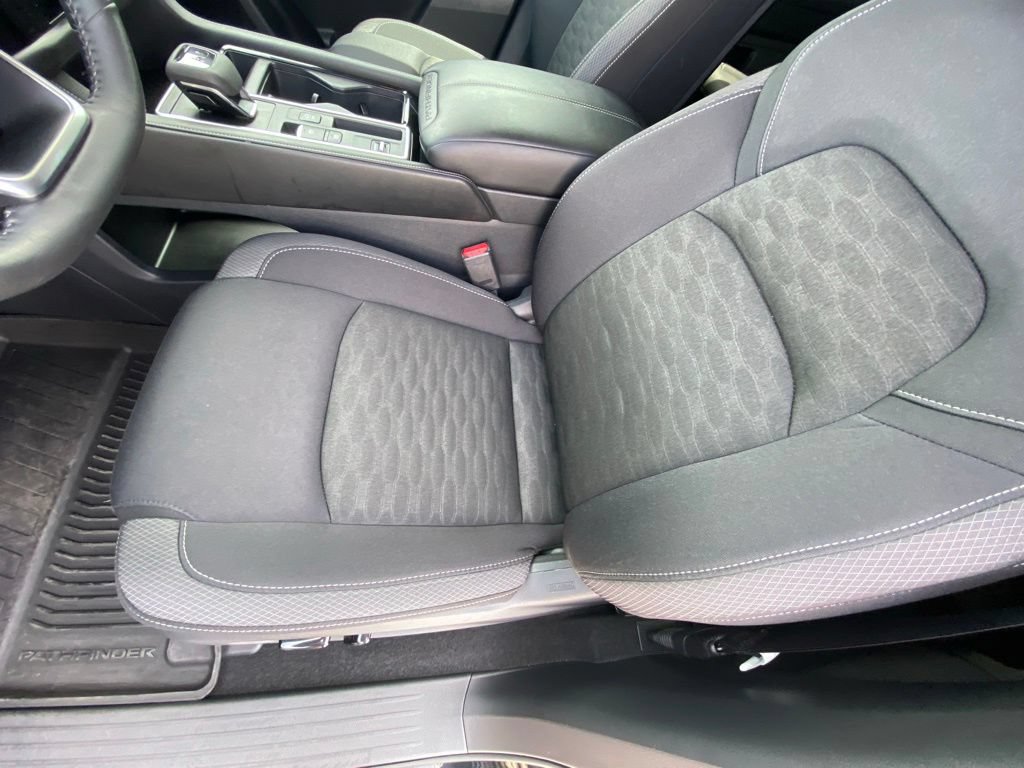 Used 2025 Nissan Pathfinder SV FWD image 22