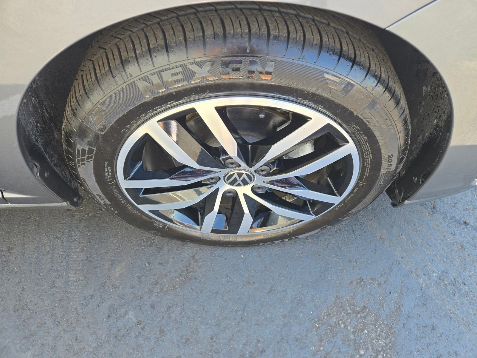 Used 2025 Volkswagen Jetta SE image 12