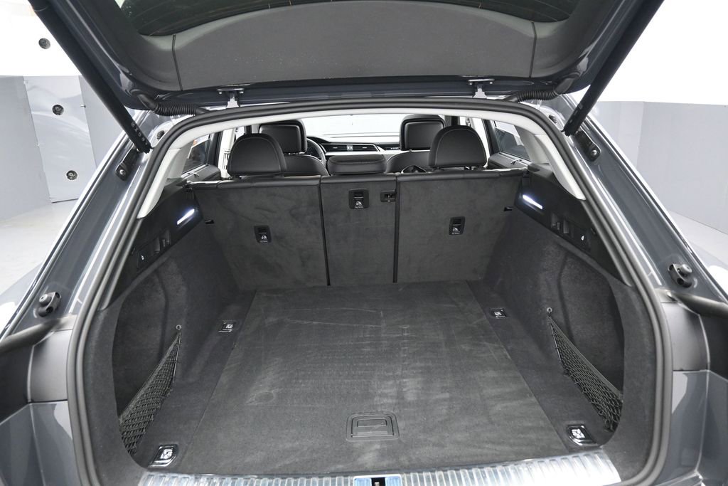 Used 2024 Audi Q8 e-tron Prestige w/ Prestige Package image 31