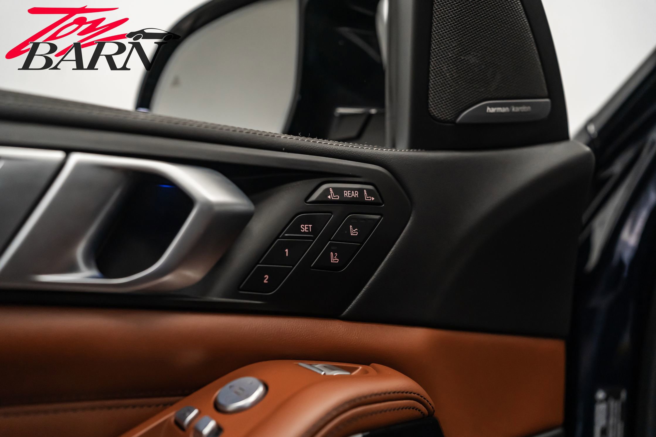 Used 2023 BMW X7 M60i w/ Executive Package image 19