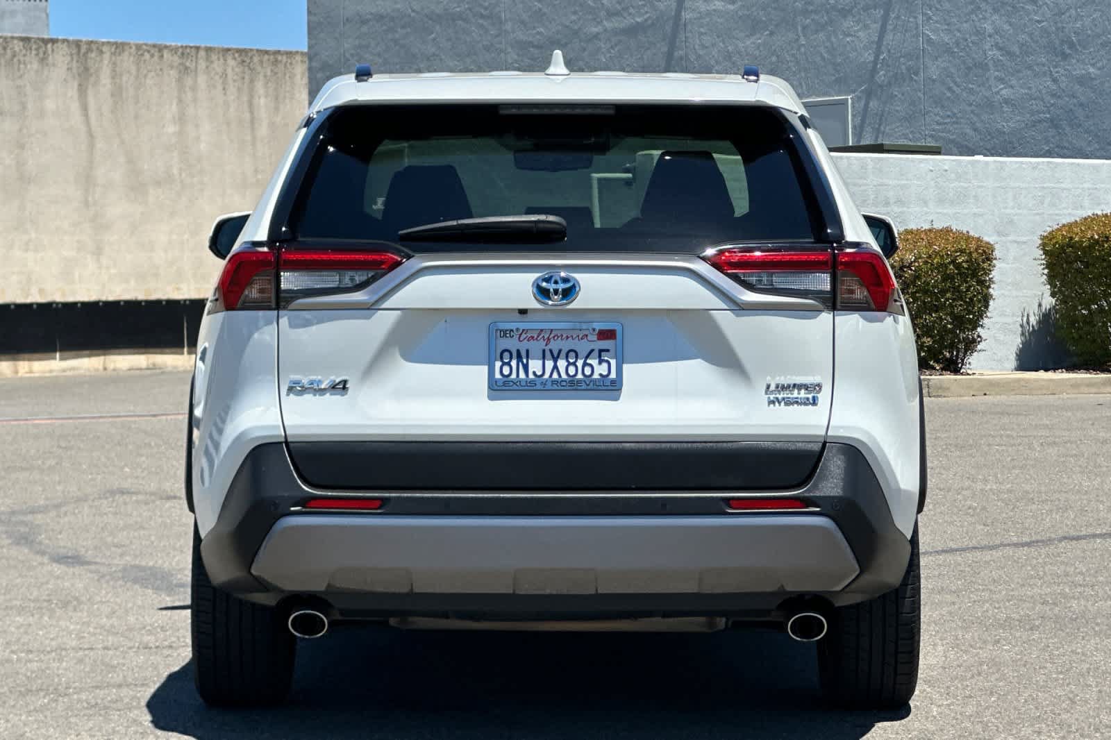 Used 2020 Toyota RAV4 Limited AWD/4WD image 8