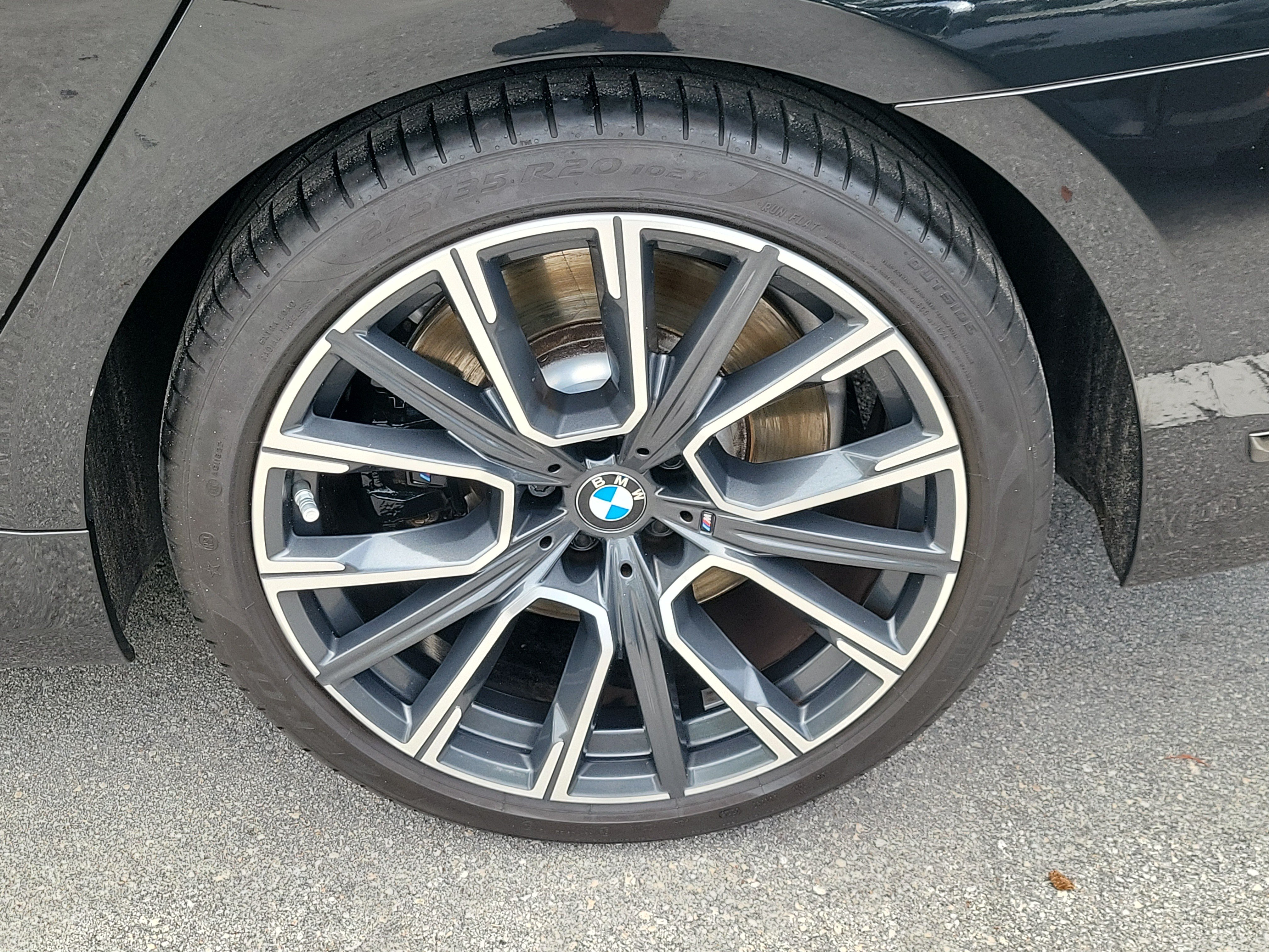 Certified 2022 BMW 750i xDrive w/ Executive Package AWD/4WD image 6