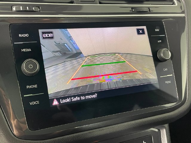 Used 2024 Volkswagen Tiguan SEL R-Line AWD/4WD image 9