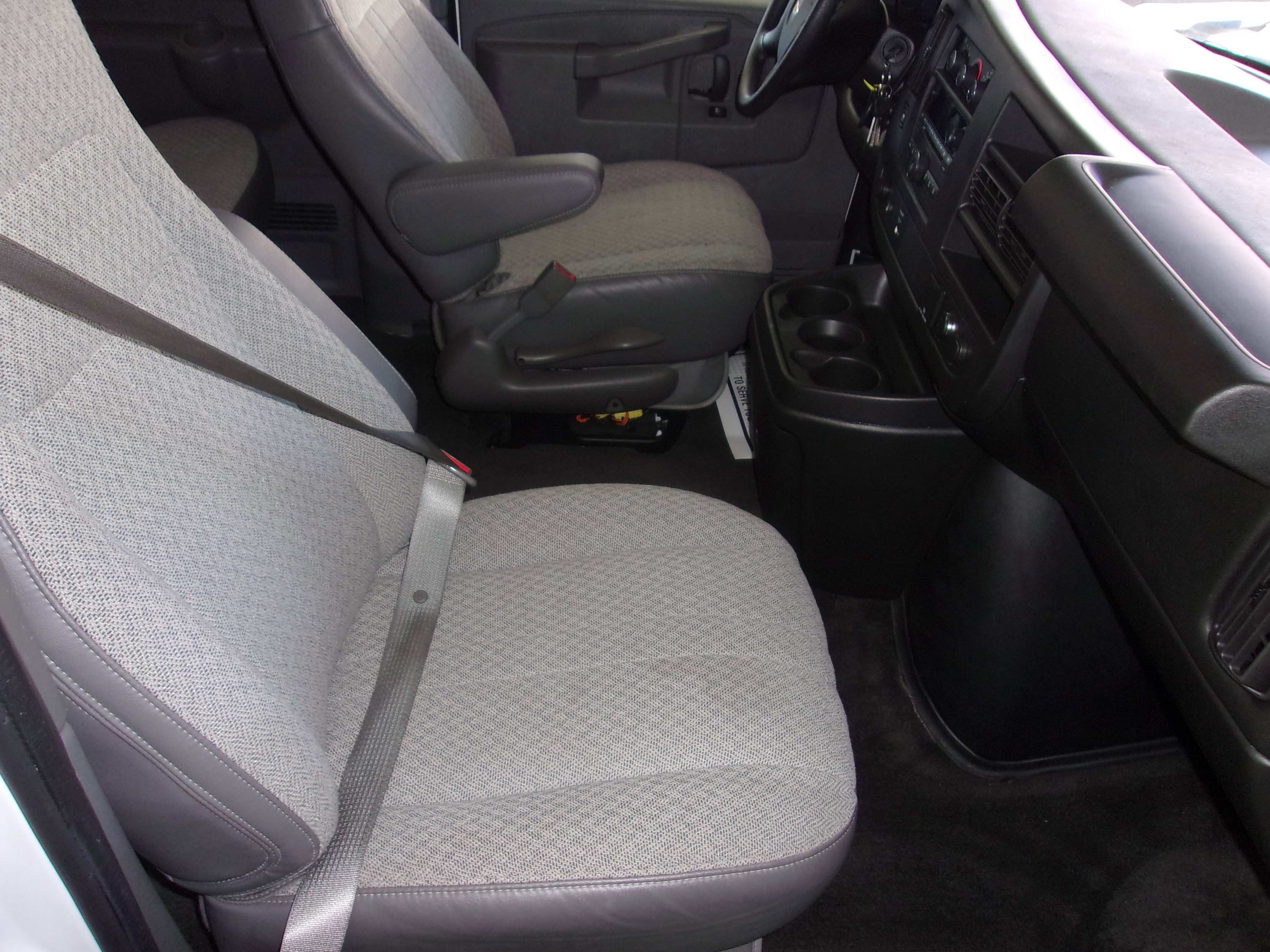 Used 2016 Chevrolet Express 3500 LT w/ LT Preferred Equipment Group image 27