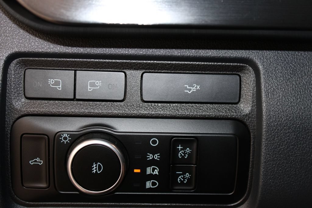 Used 2024 Ford F350 Lariat w/ Sport Appearance Package AWD/4WD image 51