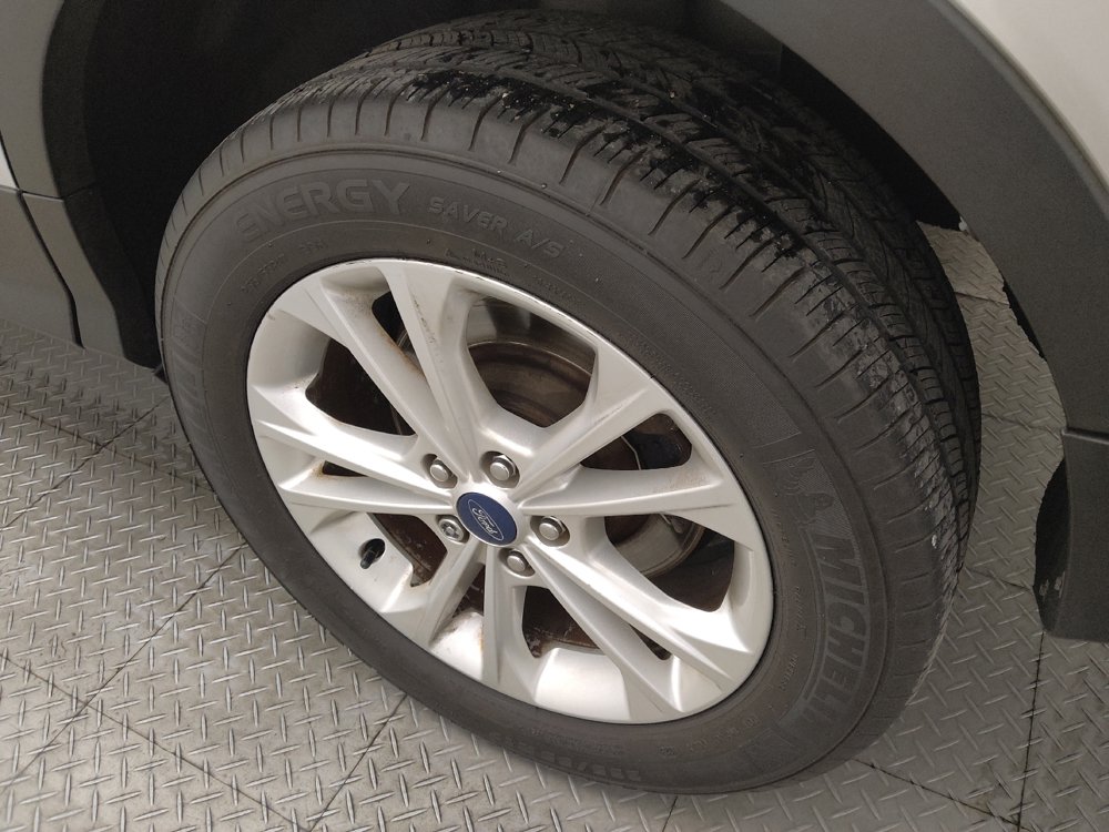 Used 2019 Ford Escape SEL FWD image 31