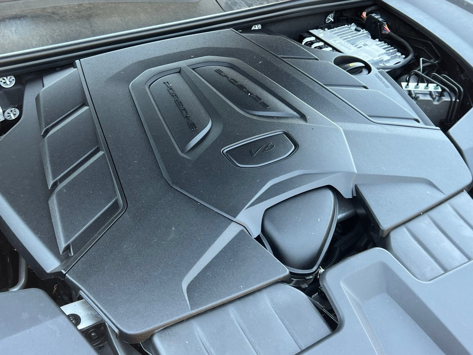 Certified 2024 Porsche Cayenne Coupe AWD/4WD image 45