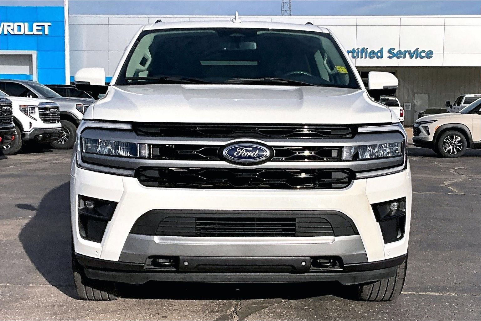 Used 2022 Ford Expedition Max XLT image 3