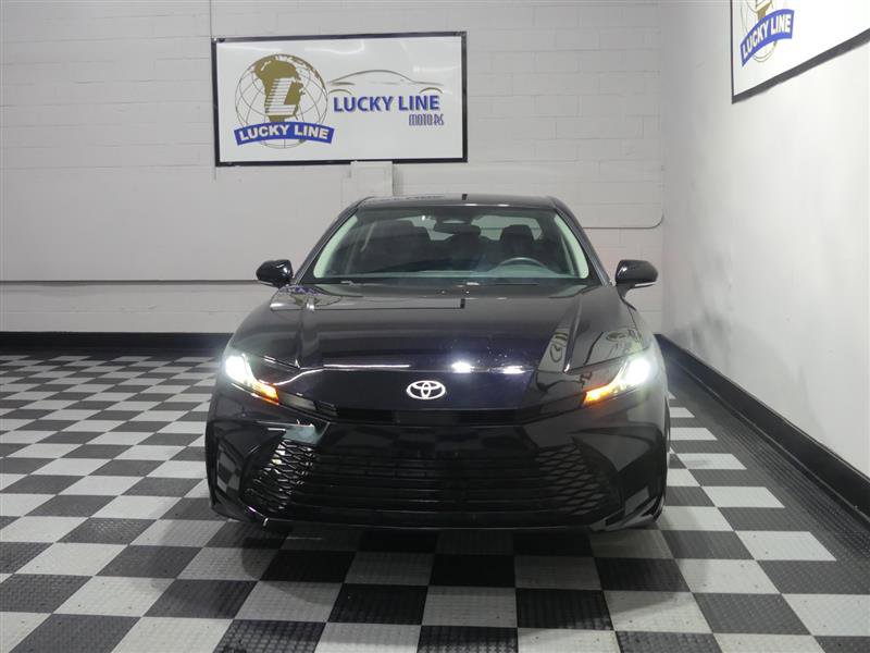 Used 2025 Toyota Camry LE image 2
