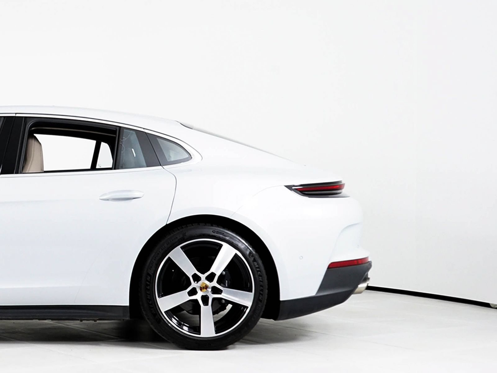 Used 2025 Porsche Panamera 4 AWD/4WD image 13