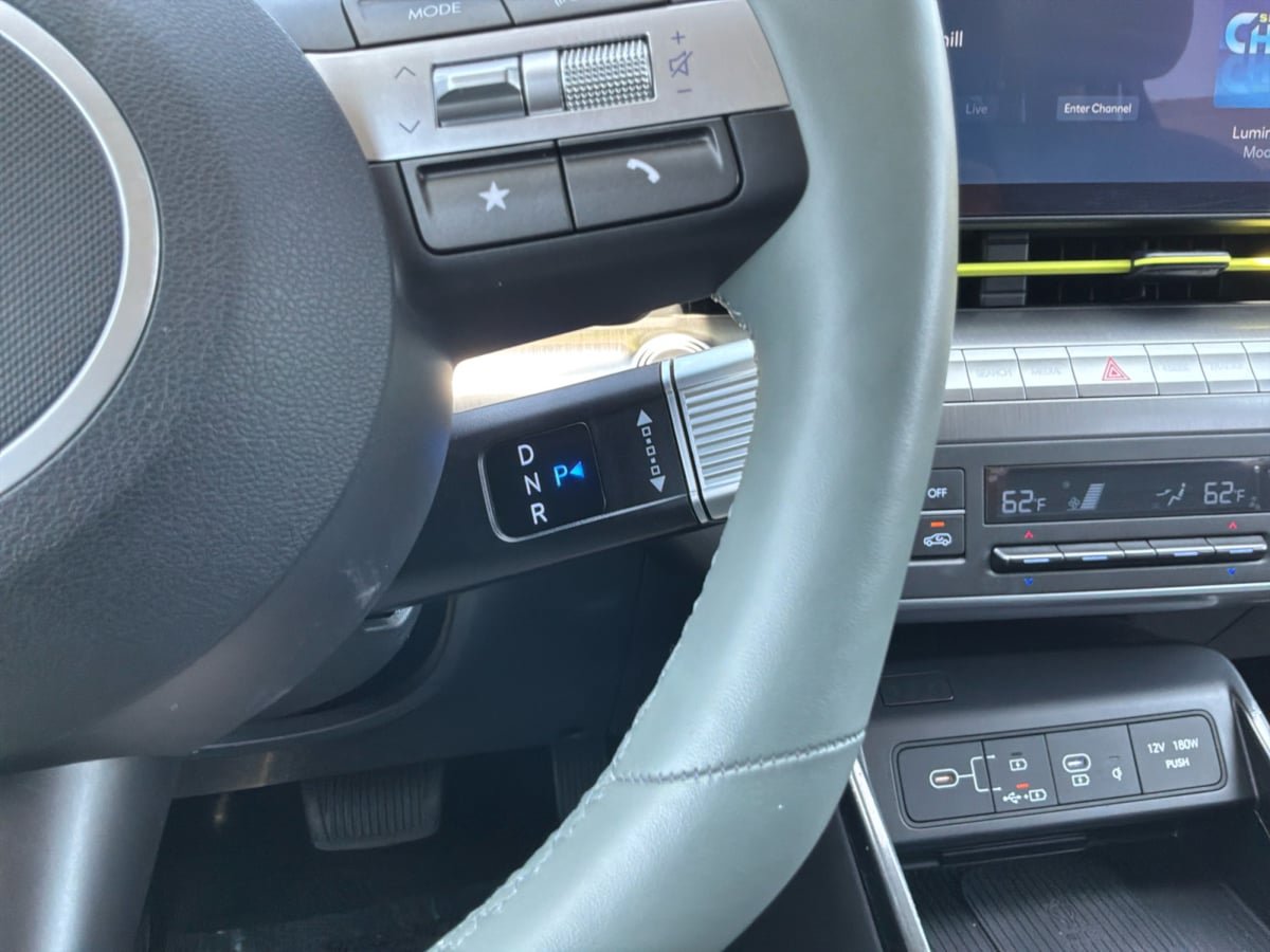 Used 2024 Hyundai Kona Limited FWD image 17