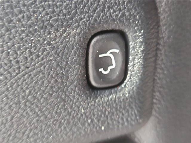Used 2022 Dodge Durango R/T w/ Tow 'N Go Package AWD/4WD image 7