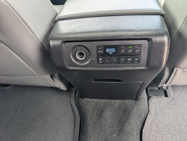 Used 2015 Toyota Sequoia Limited AWD/4WD image 28