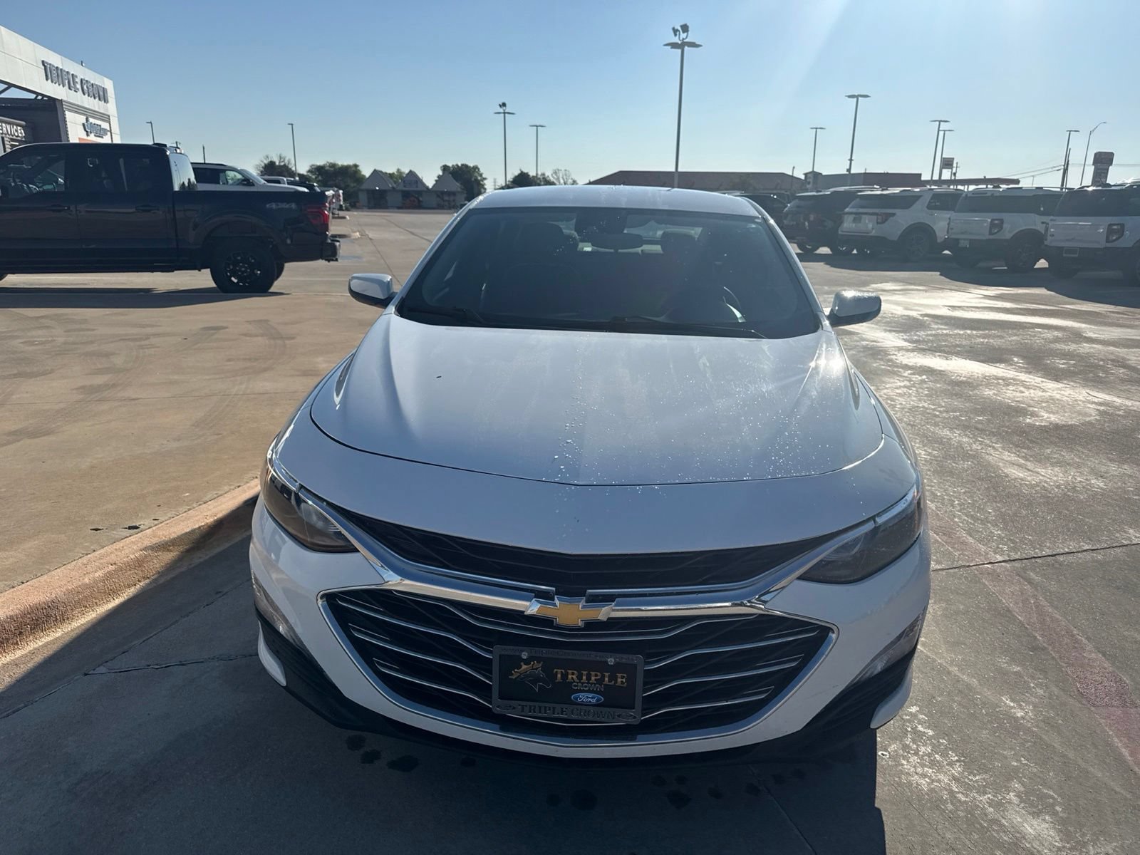 Used 2024 Chevrolet Malibu LT FWD image 2