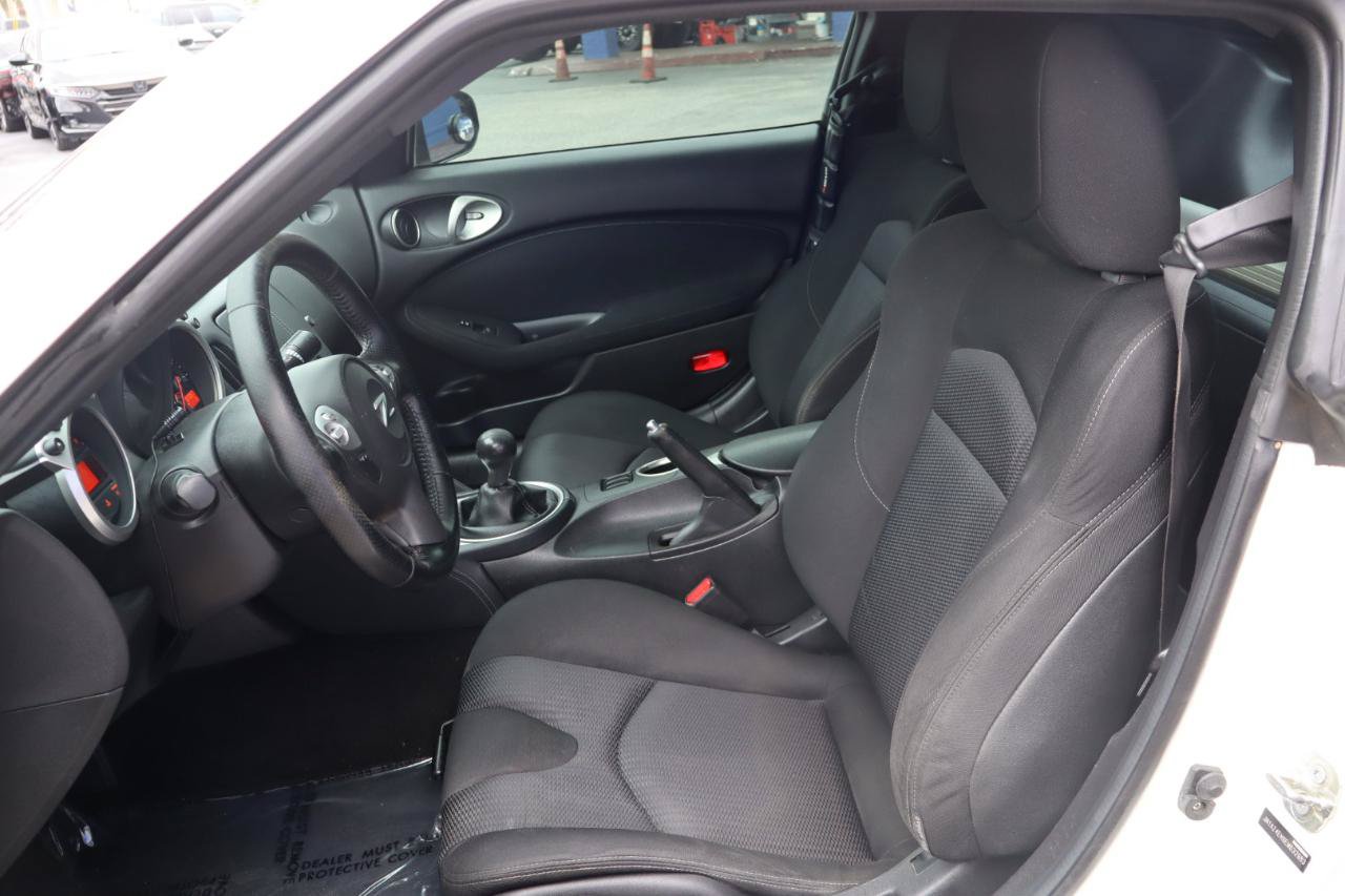 Used 2014 Nissan 370Z Coupe w/ Sport Package RWD image 17