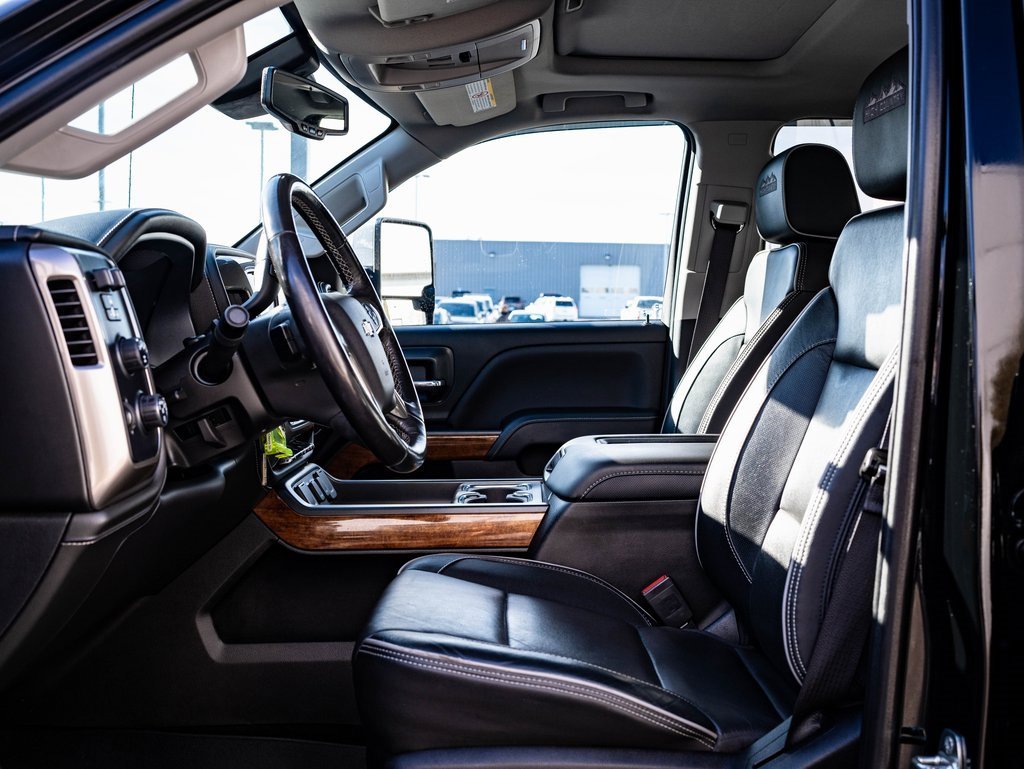 Used 2018 Chevrolet Silverado 2500 High Country image 24