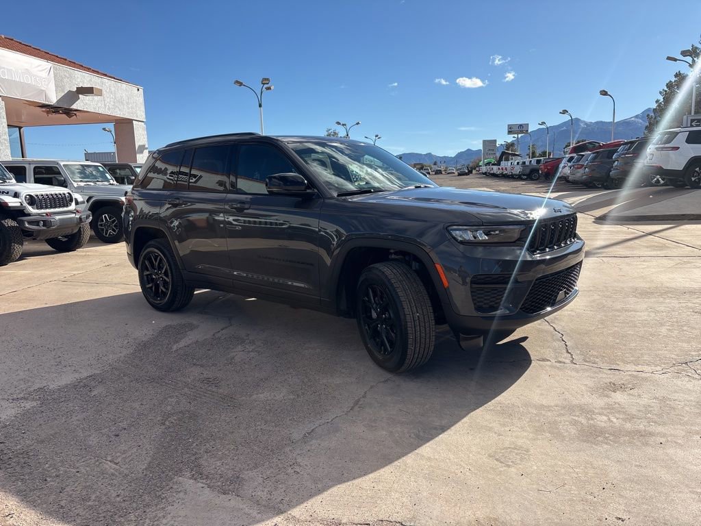 New 2025 Jeep Grand Cherokee Altitude image 3