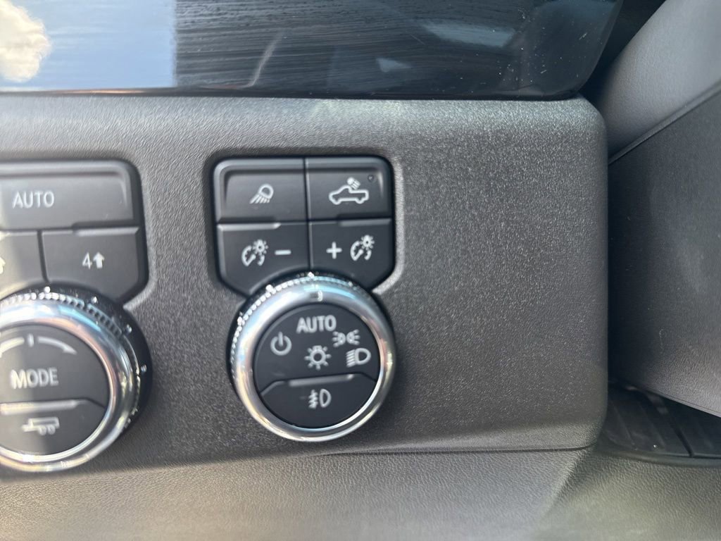 Used 2024 GMC Sierra 1500 SLT w/ SLT Premium Package AWD/4WD image 28