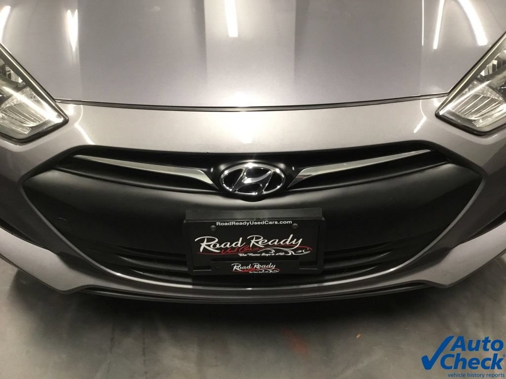Used 2015 Hyundai Genesis 3.8 RWD image 18