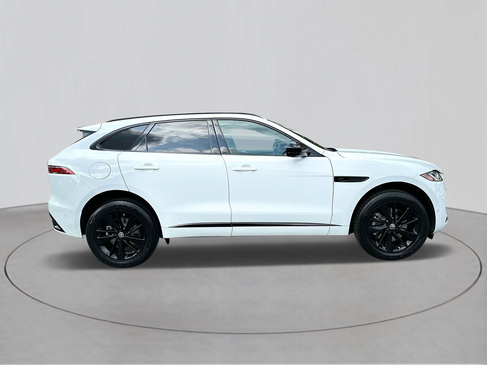 New 2026 Jaguar F-PACE R-Dynamic S image 5