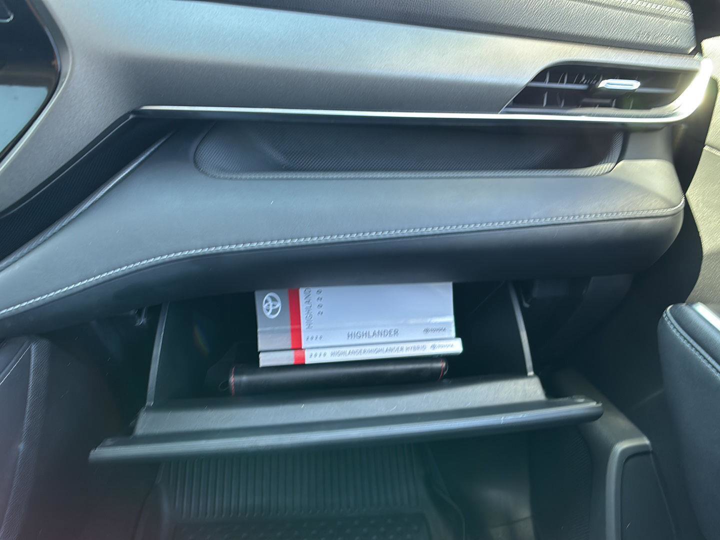 Used 2020 Toyota Highlander Limited image 24