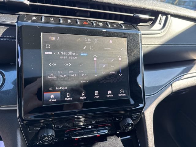 Used 2023 Jeep Grand Cherokee Altitude AWD/4WD image 19