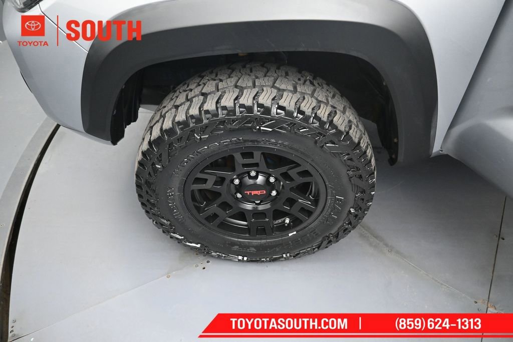 Used 2016 Toyota Tacoma TRD Off-Road AWD/4WD image 34
