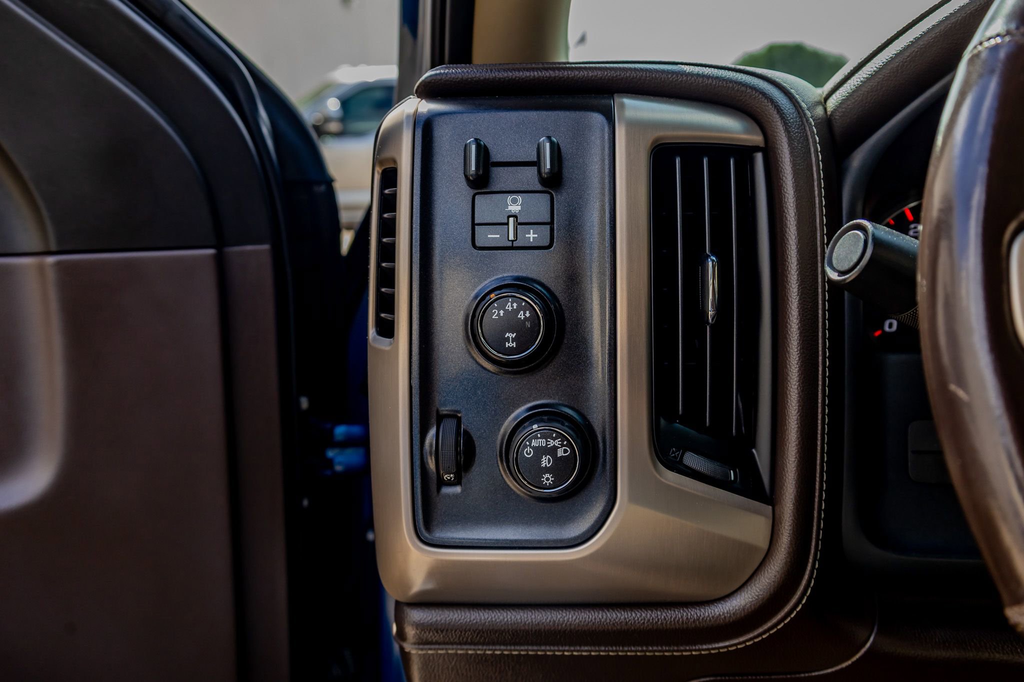 Used 2015 GMC Sierra 3500 Denali w/ Duramax Plus Package image 19