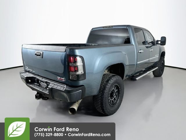 Used 2011 GMC Sierra 2500 Denali w/ Suspension Package, Off-Road AWD/4WD image 9