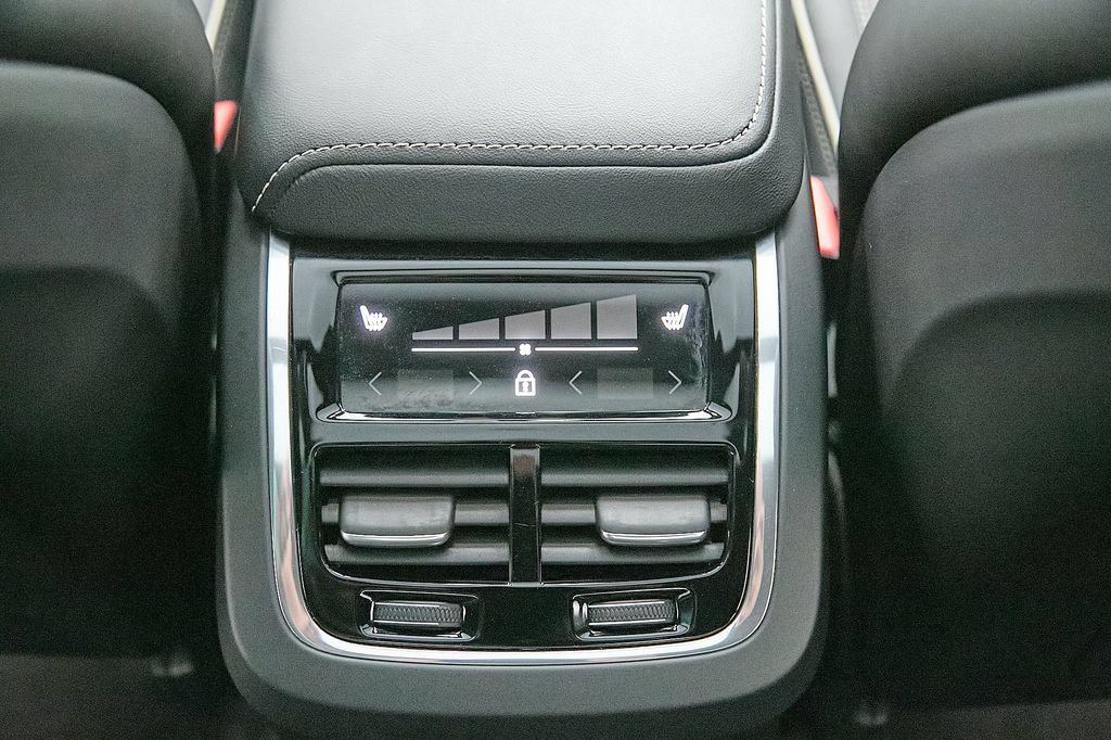 Certified 2025 Volvo S60 B5 Ultra AWD/4WD image 25