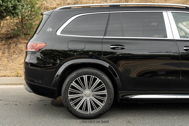 Used 2023 Mercedes-Benz Maybach GLS 600 4MATIC image 10
