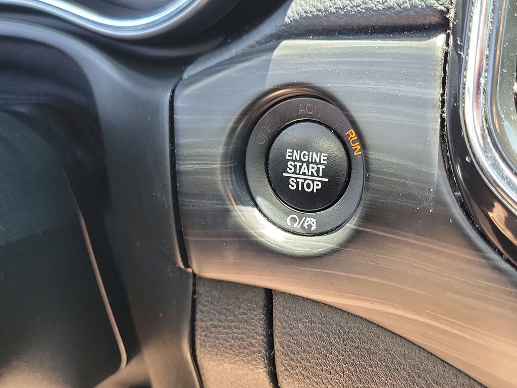 Used 2021 Jeep Grand Cherokee Laredo X AWD/4WD image 17