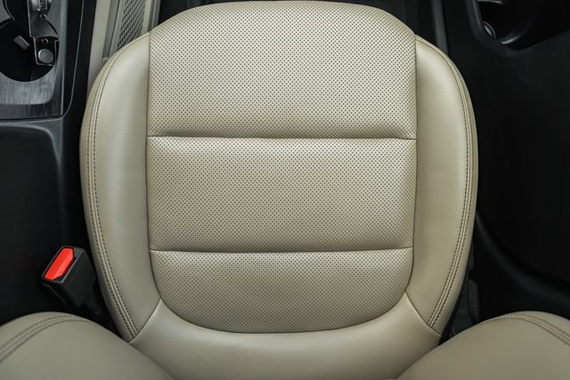 Used 2020 Ford Escape SEL FWD image 33