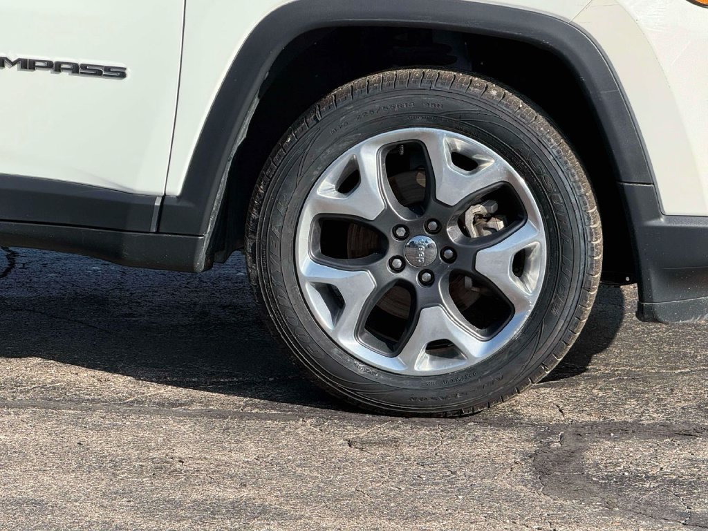 Used 2019 Jeep Compass Limited AWD/4WD image 9