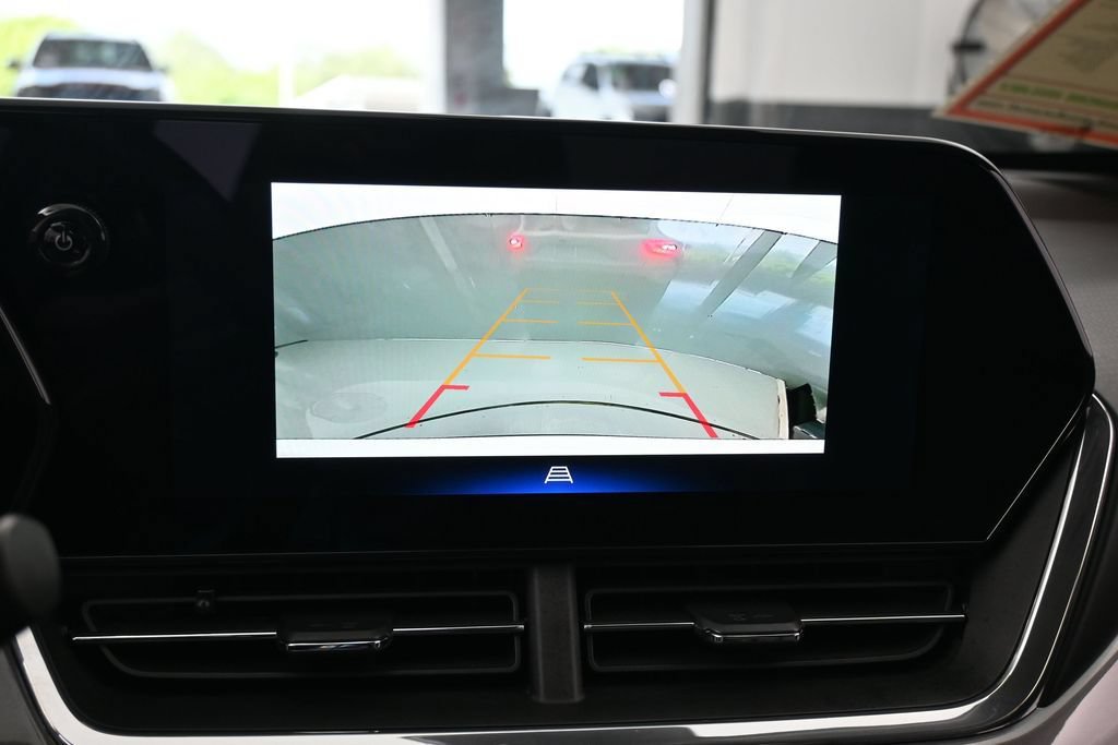 Used 2025 Chevrolet Trax ACTIV FWD image 18