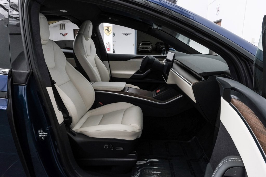 Used 2022 Tesla Model X image 40