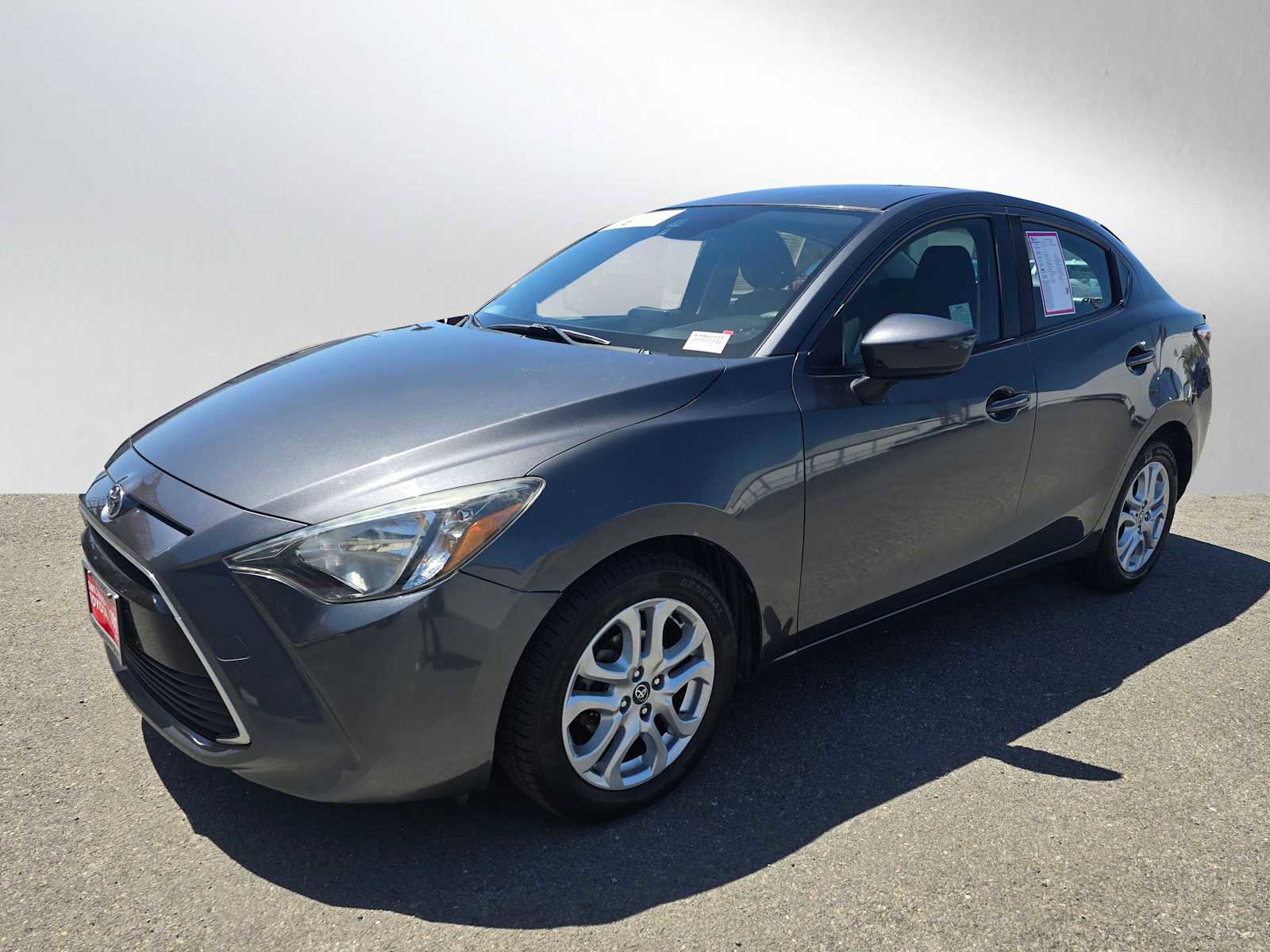 Used 2018 Toyota Yaris iA FWD image 7