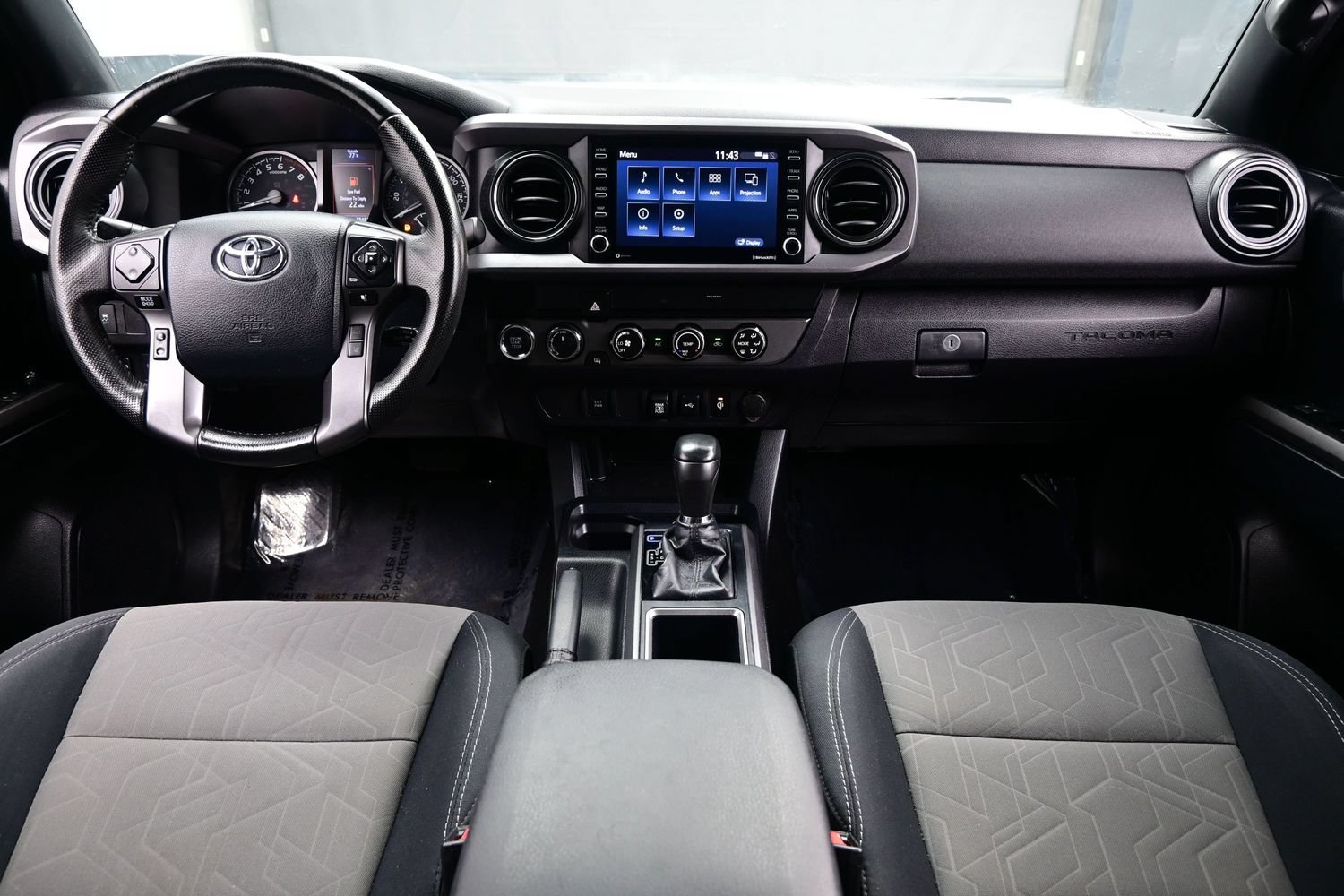 Used 2020 Toyota Tacoma TRD Off-Road AWD/4WD image 17