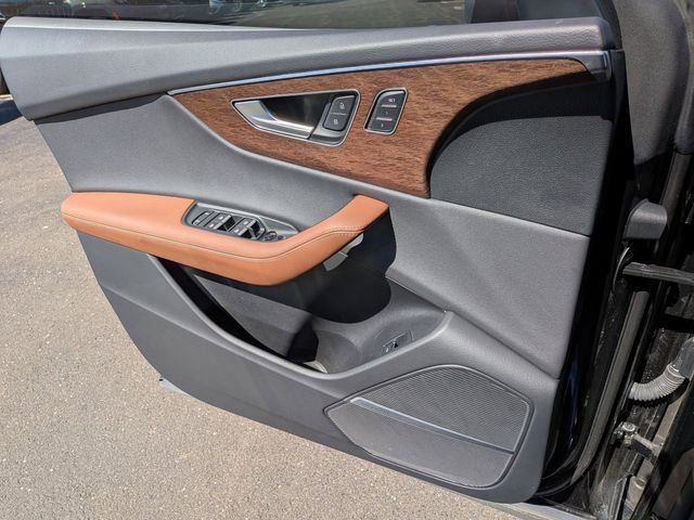 Used 2025 Audi Q8 Premium Plus image 23